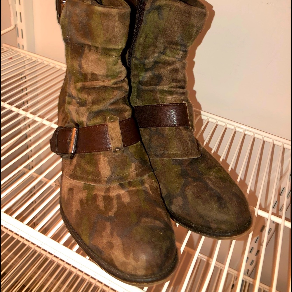 Boutique9 Camo Moto boots size 8.5